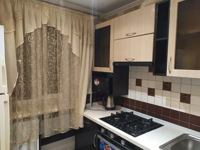 1-к. квартира, 33 м², 2/5 эт., титова 20 поток