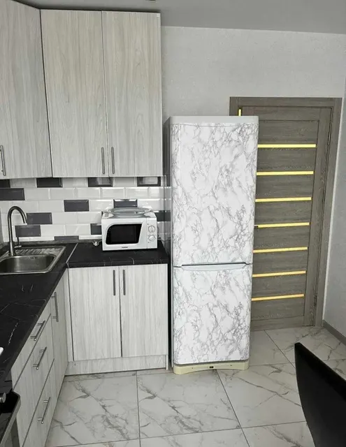 1-к. квартира, 34 м², 4/10 эт., Папанинцев 121