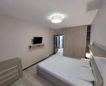 1-к. квартира, 38 м², 10/17 эт., песчаная 171 новый дом в центре