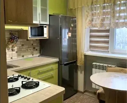 1-к. квартира, 34 м², 2/5 эт., Юрина 235 сдам на долгий срок