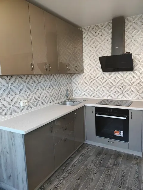 1-к. квартира, 37 м², 8/16 эт., ул. Эмилии Алексеевой, 10