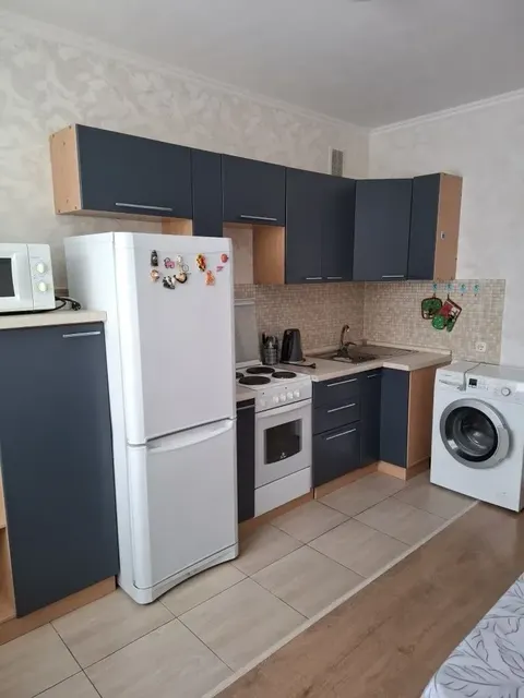 1-к. квартира, 35 м², 2/5 эт., Антона Петрова 126