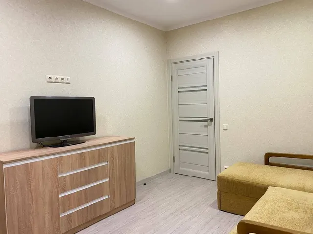 1-к. квартира, 38 м², 10/17 эт., Гущина 171А
